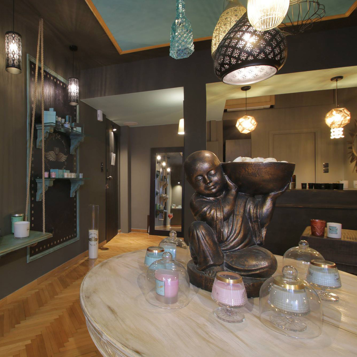 Κατάστημα αρωματικών κεριών luxuxry candle shop