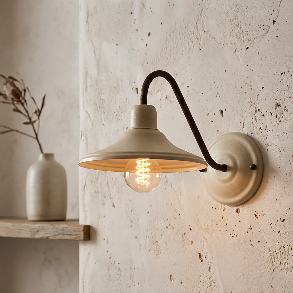 Ρετρό φωτιστικό τοίχου ΙΟΣ ΒΙ retro wall sconce