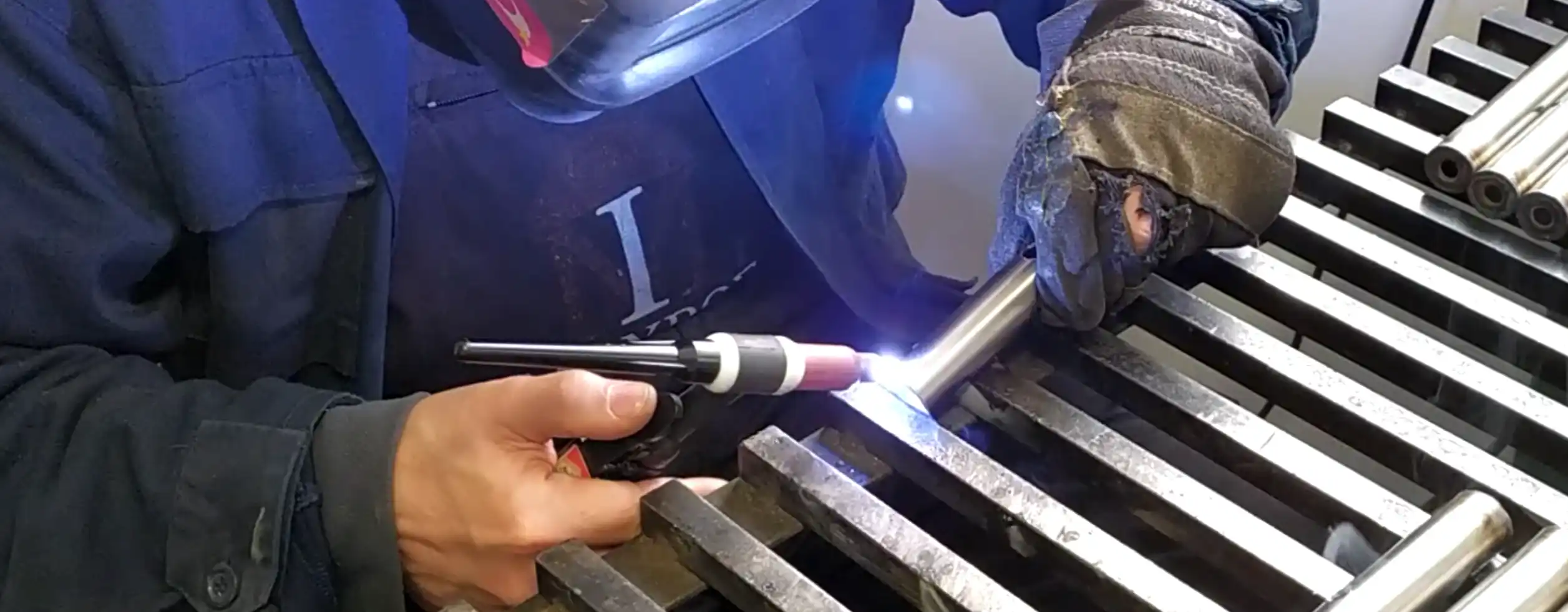 Εργοστάσιο φωτιστικών ΜΑΥΡΟΣ lighting factory